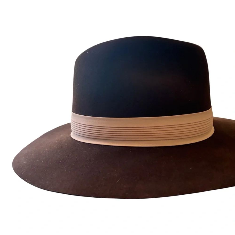 The Vail Heritage Collection: Vintage "Dorian" Safari Ensemble - Picture 7 of 12